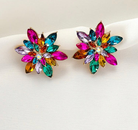 Blomformade strassörhängen